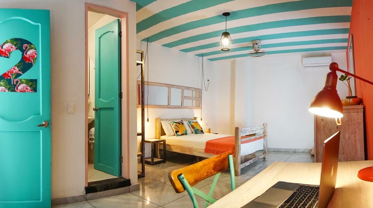 Hostal Flamingo & Coworking *